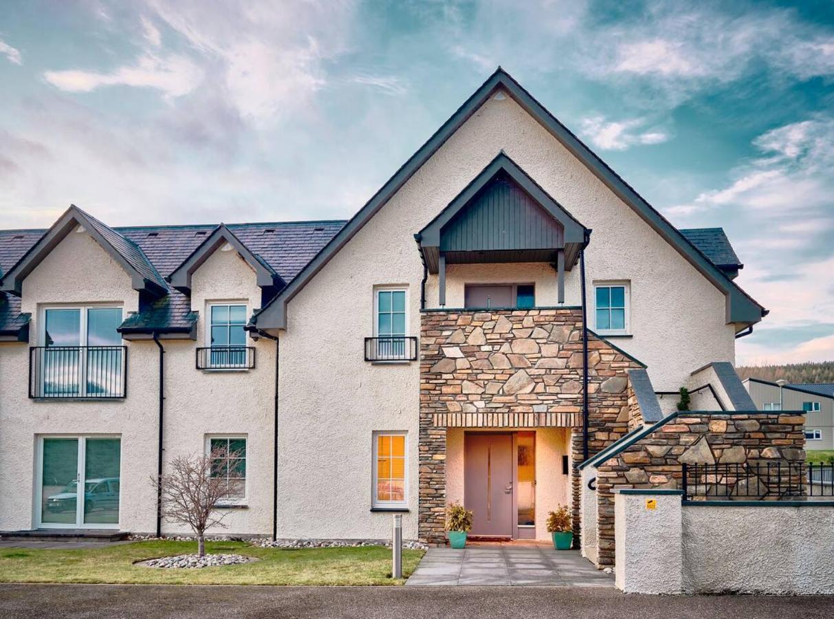 The Steadings, Aviemore Luxury 5 Star Rated 3 Bed With Home Cinema Garden And Parking Bagian luar foto